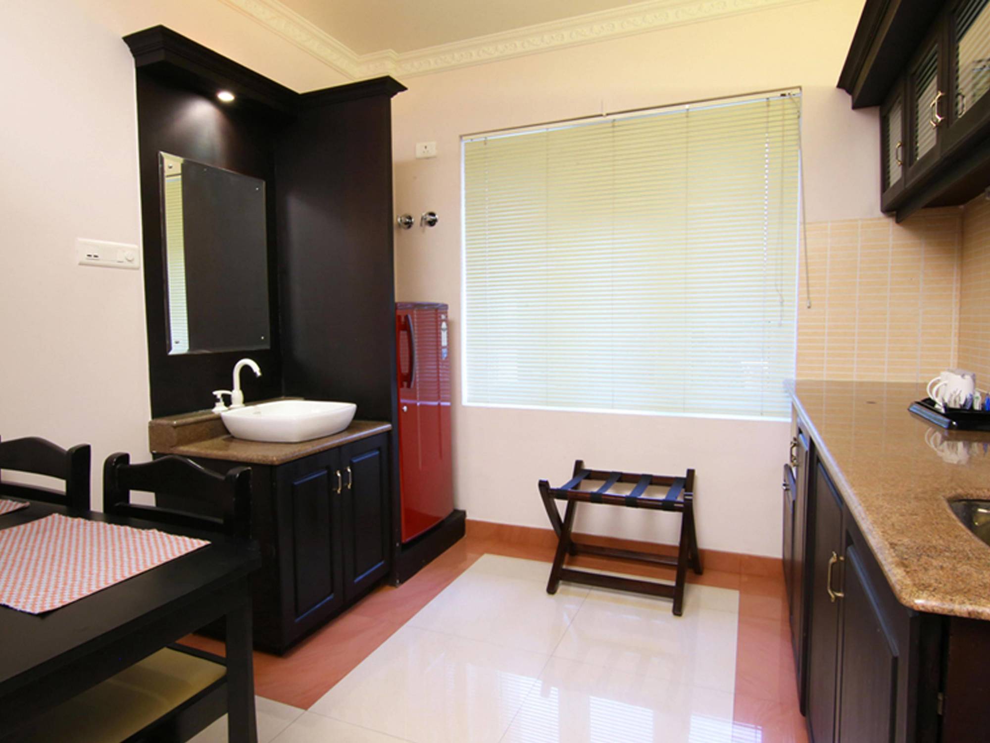 נדומבסרי Atlas Airport Hotel Apartment מראה חיצוני תמונה