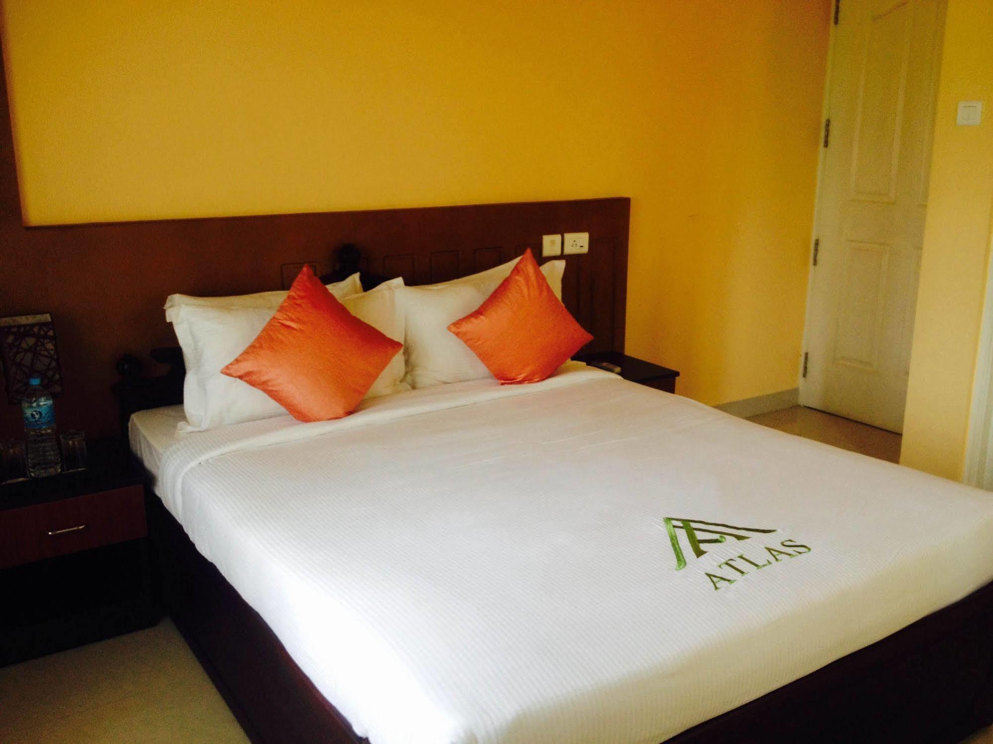 נדומבסרי Atlas Airport Hotel Apartment מראה חיצוני תמונה