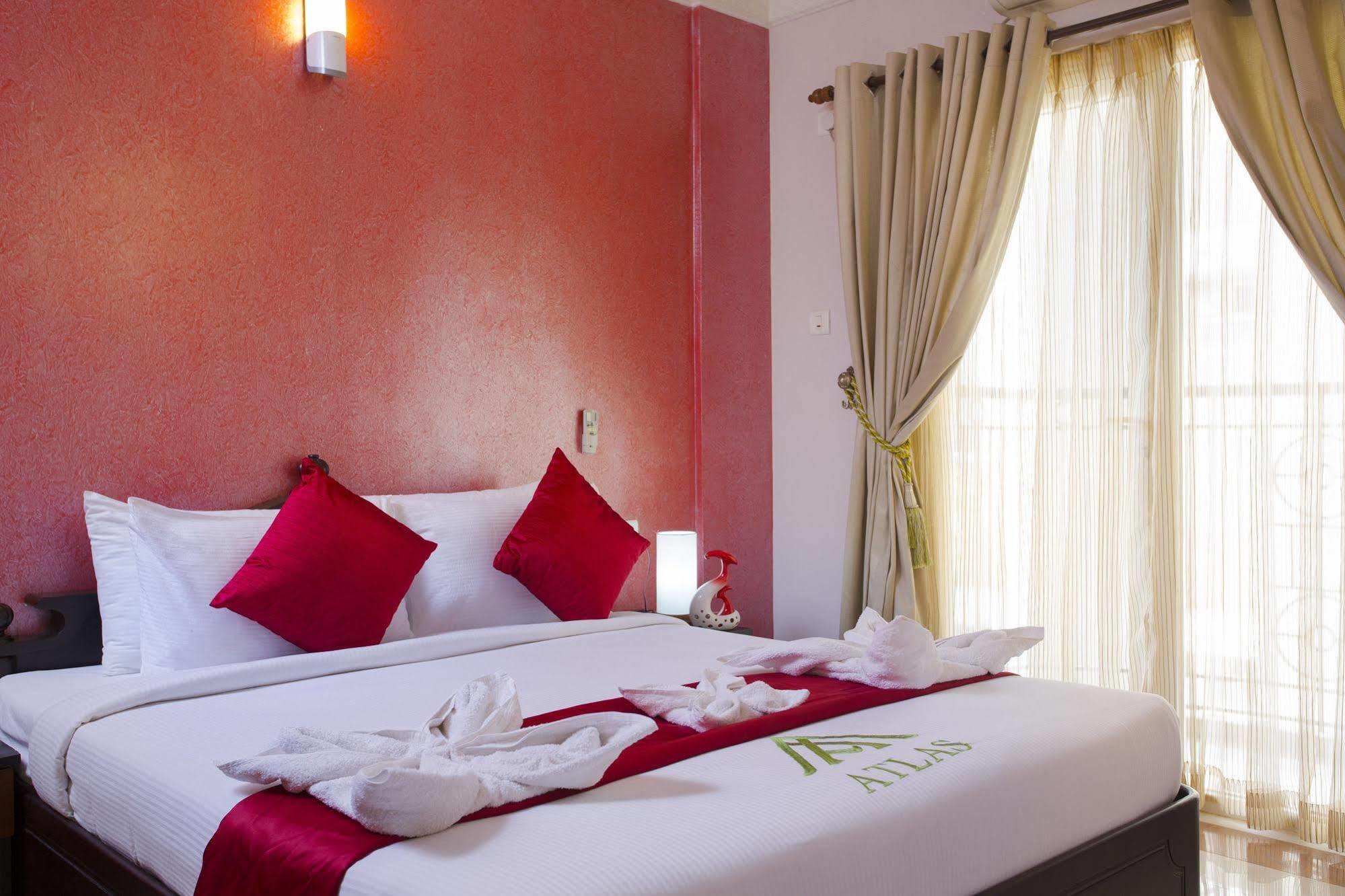 נדומבסרי Atlas Airport Hotel Apartment מראה חיצוני תמונה